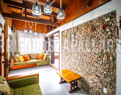 Cómoda Casa a Metros de Playa La Laguna