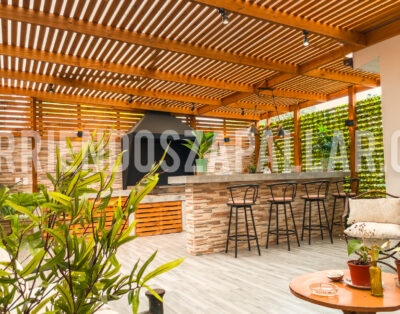Casa con Amplio Quincho – La Laguna